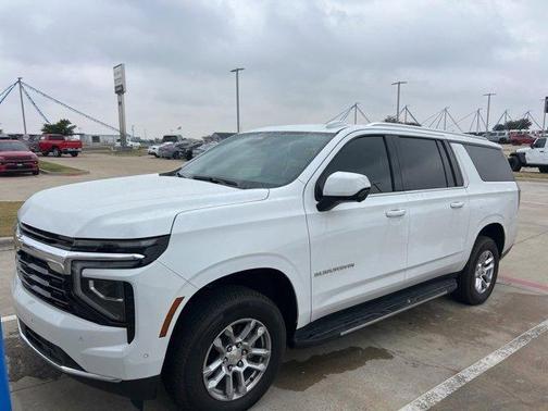 2025 Chevrolet Suburban LS