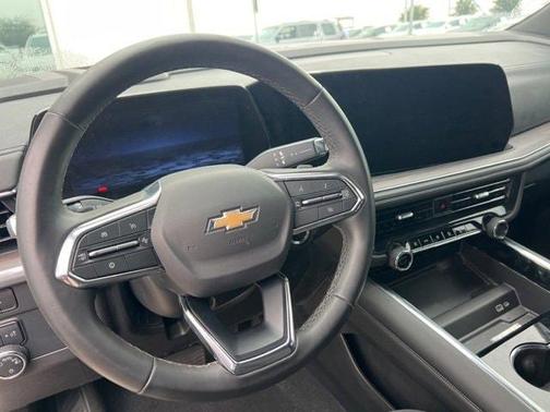 2025 Chevrolet Suburban LS