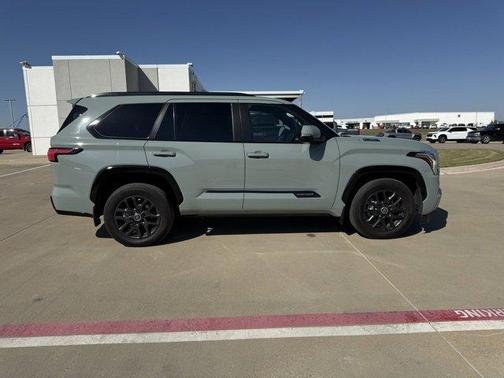 2024 Toyota Sequoia SR5