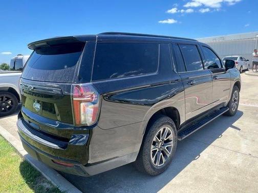 Black 2024 Chevrolet Suburban Z71