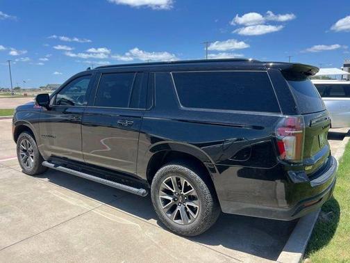 Black 2024 Chevrolet Suburban Z71