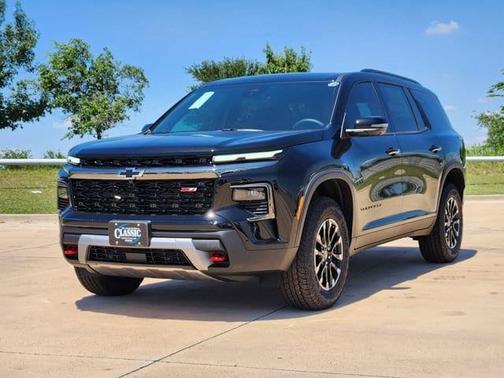 Mosaic Black Metallic 2026 Chevrolet Traverse Z71