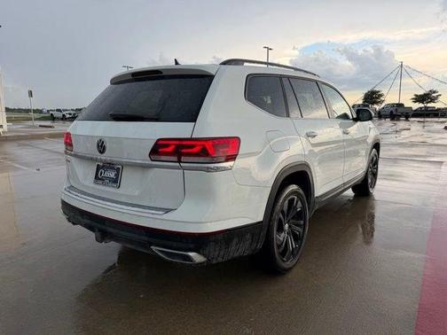 Pure White 2023 Volkswagen Atlas 3.6L SE w/Technology