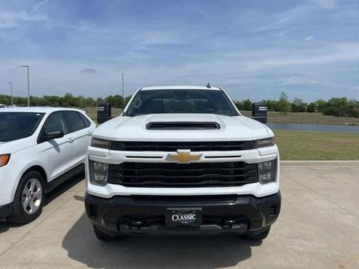 Summit White 2025 Chevrolet Silverado 2500 Custom