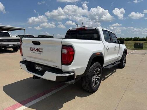 Summit White 2024 GMC Canyon AT4
