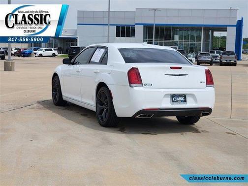 2023 Chrysler 300 Touring