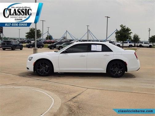 2023 Chrysler 300 Touring