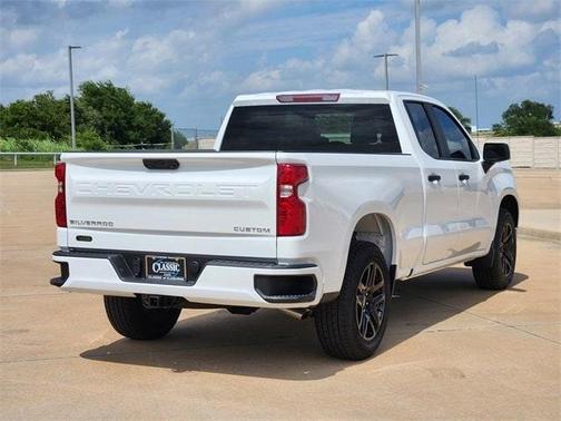 2025 Chevrolet Silverado 1500 Custom