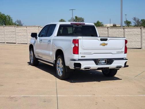 Polar White 2026 Chevrolet Silverado 1500 High Country