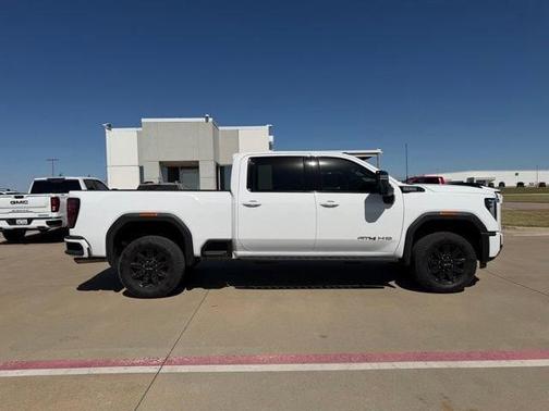 2025 GMC Sierra 2500 AT4