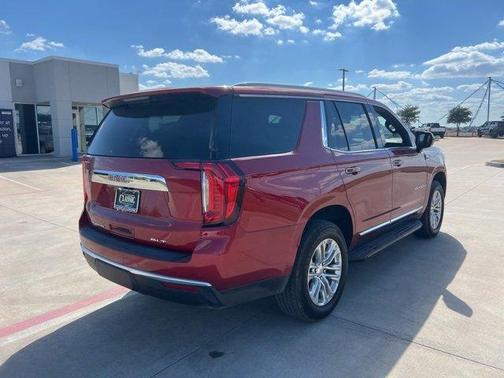 2023 GMC Yukon SLT
