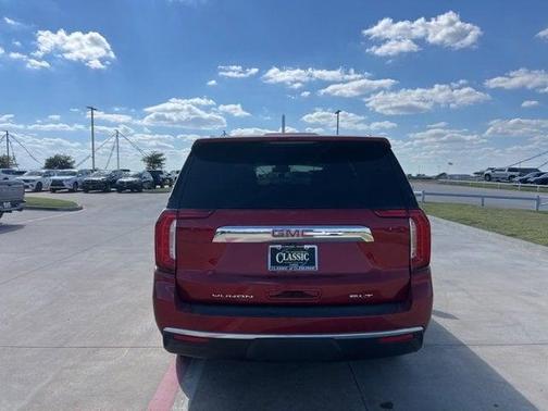 2023 GMC Yukon SLT