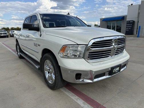 2016 RAM 1500 SLT