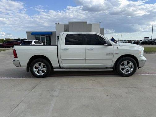 2016 RAM 1500 SLT