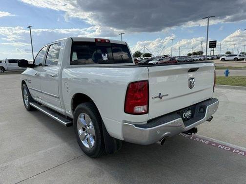 2016 RAM 1500 SLT