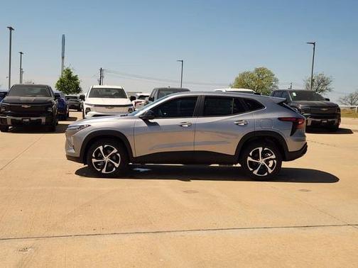 Sterling Gray Metallic 2026 Chevrolet Trax 1RS