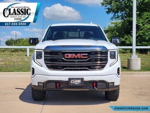 Summit White 2023 GMC Sierra 1500 AT4