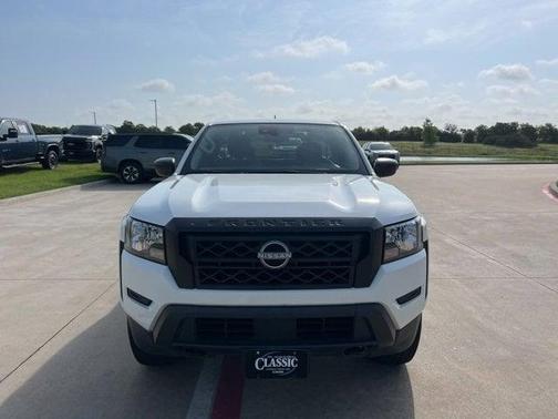 2022 Nissan Frontier S