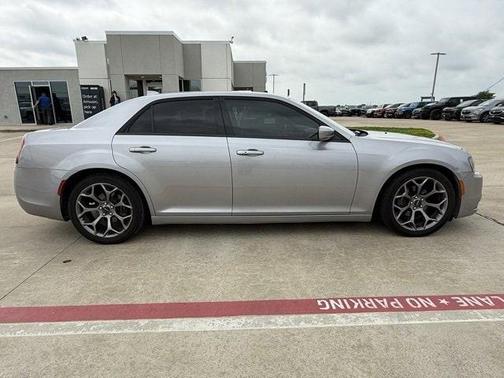 2016 Chrysler 300 S