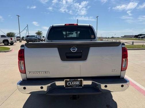 Gray 2019 Nissan Frontier SL