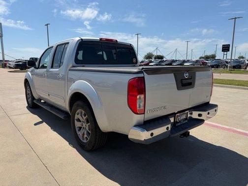 Gray 2019 Nissan Frontier SL