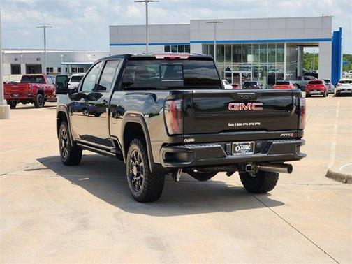 2025 GMC Sierra 2500 AT4