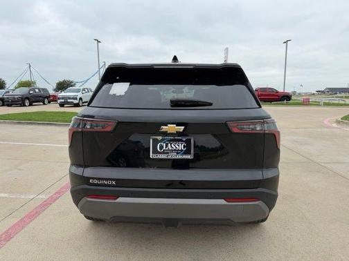 Mosaic Black Metallic 2026 Chevrolet Equinox LT