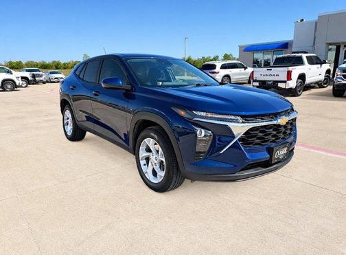 Blue Glow Metallic 2024 Chevrolet Trax LS