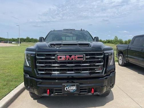 Onyx Black 2025 GMC Sierra 2500 AT4