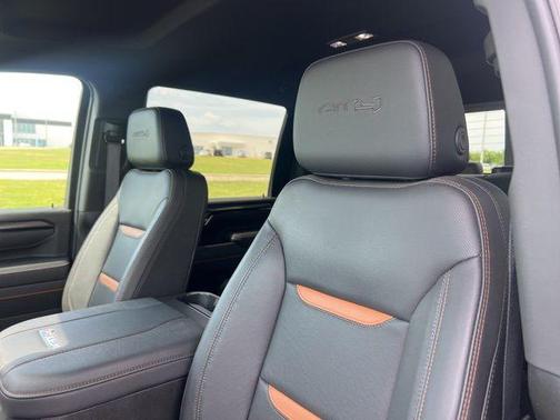 Onyx Black 2025 GMC Sierra 2500 AT4