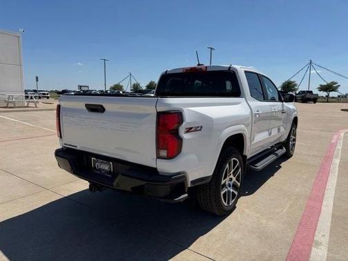 Summit White 2024 Chevrolet Colorado Z71