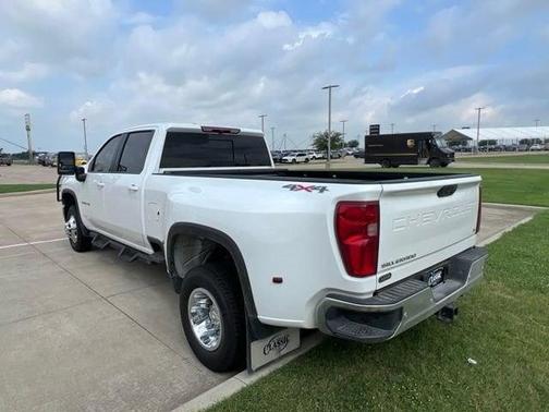 Summit White 2026 Chevrolet Silverado 3500 LT