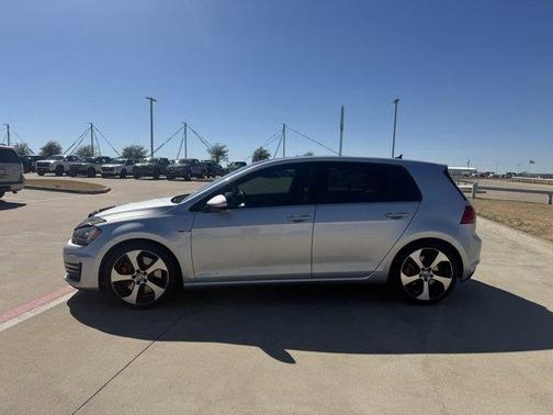 2017 Volkswagen Golf GTI SE 4-Door