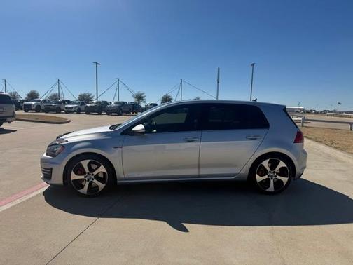 2017 Volkswagen Golf GTI SE 4-Door