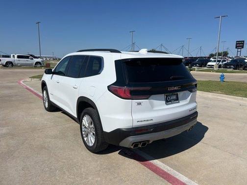 2024 GMC Acadia Elevation