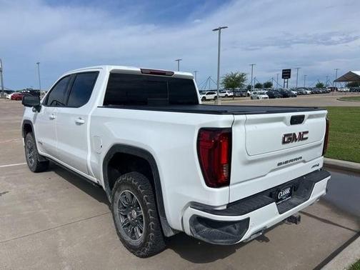 Summit White 2024 GMC Sierra 1500 AT4