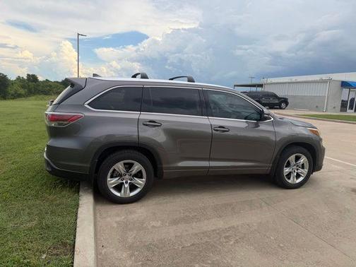 Brown 2015 Toyota Highlander Limited