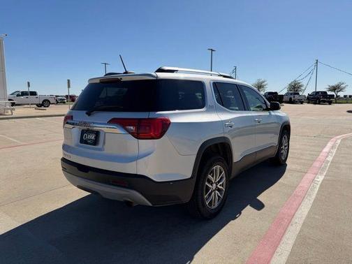 2017 GMC Acadia SLE-2