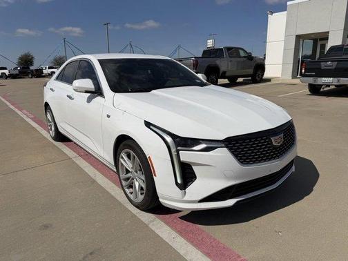 2023 Cadillac CT4 Luxury