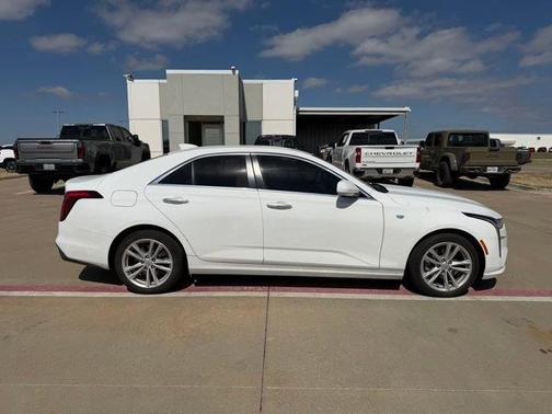 2023 Cadillac CT4 Luxury