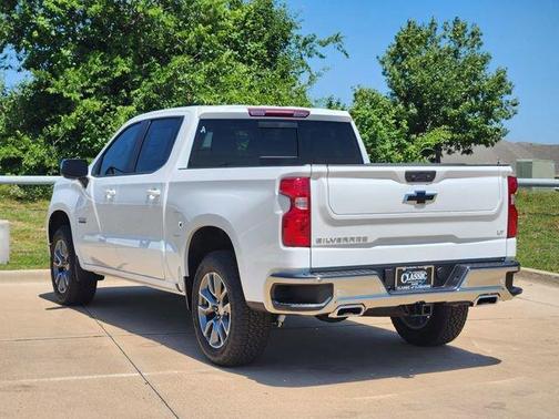 Summit White 2026 Chevrolet Silverado 1500 LT