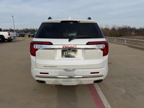 2023 GMC Acadia Denali