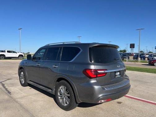 2021 INFINITI QX80 Luxe