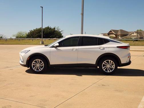 Summit White 2026 Buick Envista Preferred