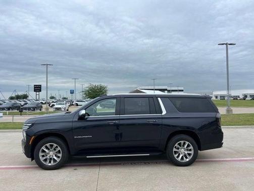 Dark Ash Metallic 2025 Chevrolet Suburban Premier