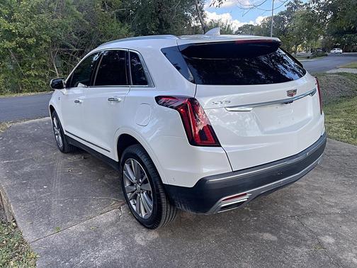 Crystal White Tricoat 2024 Cadillac XT5 FWD 4dr Premium Luxury