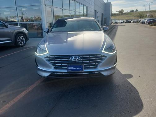 2023 Hyundai SONATA Hybrid Limited