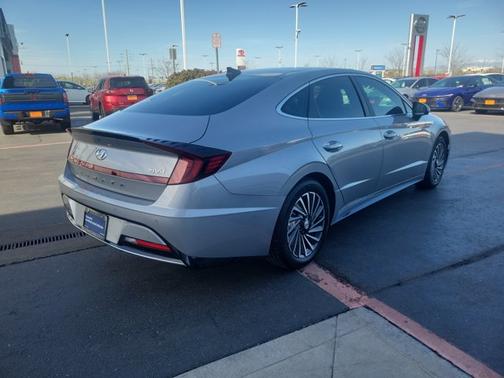 2023 Hyundai SONATA Hybrid Limited