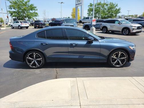 2024 Volvo S60 Ultimate Dark Theme