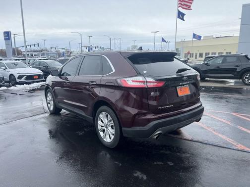 2022 Ford Edge Titanium